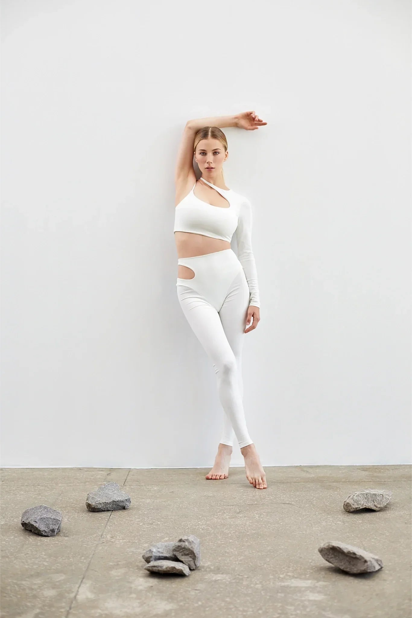 One Shoulder Longsleeve Balance White