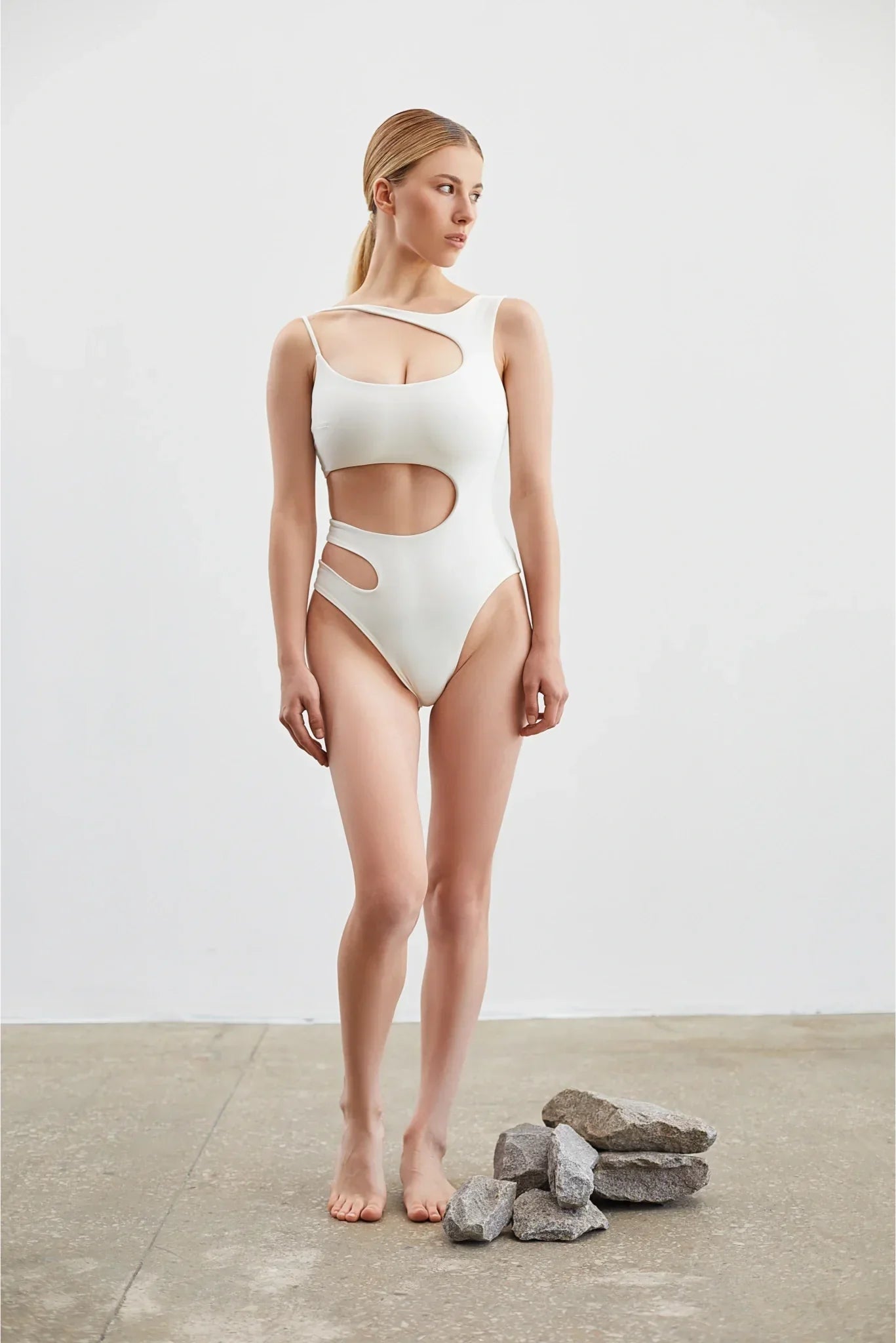 Цільний купальник з вирізами Balance сірий